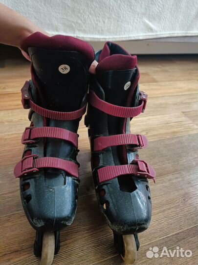 Роликовые коньки