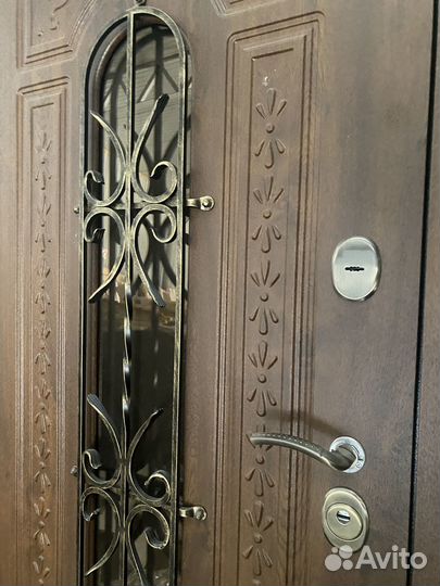 Дверь металлическая с ковкой на улицу