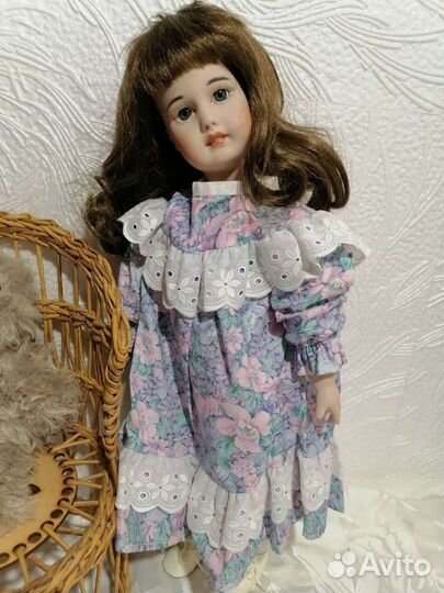 Кукла антикварная фарфоровая