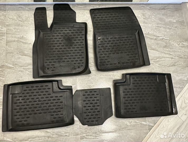 Коврики резиновые Jeep Grand Cherokee