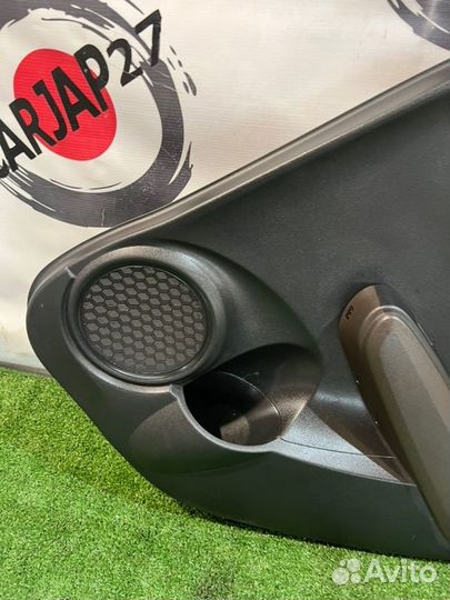 Обшивка двери задняя правая Honda Fit Shuttle GP2