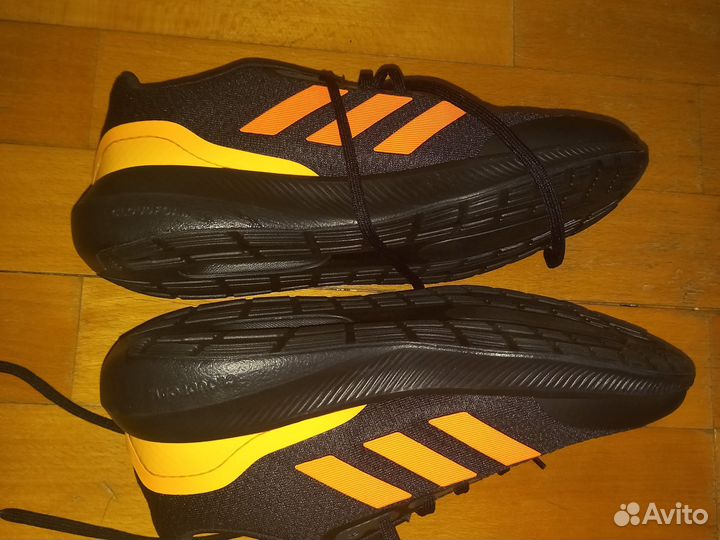 Кроссовки Adidas новые