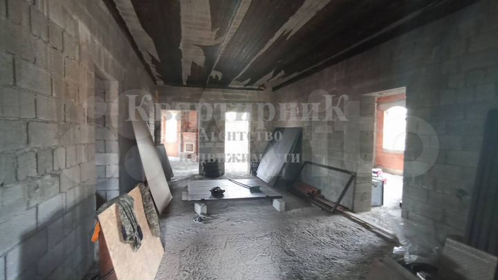 Дом 268 м² на участке 11 сот.