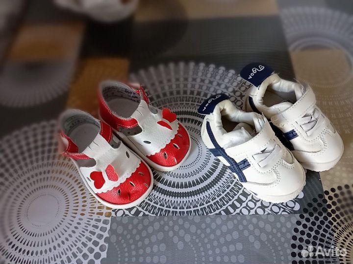 Сандалии и кроссовки для девочки