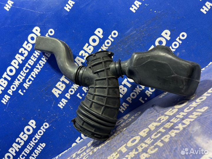 Гофра воздушного фильтра Dodge Stratus седан 2001