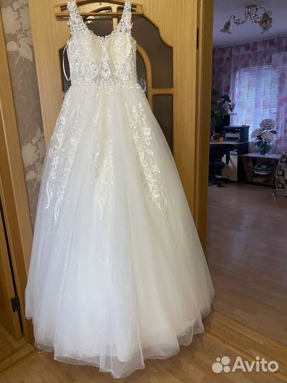 Свадебное платье пышное белое