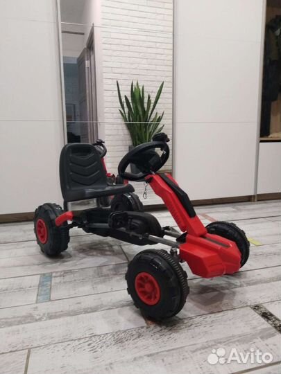 Баги детский с педалями