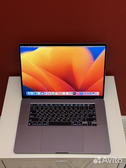 MacBook Pro 16 c 32GB Ram (2020, RU)