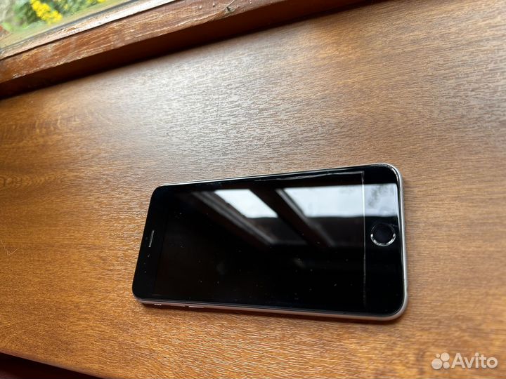 Телефон iPhone 6s plus