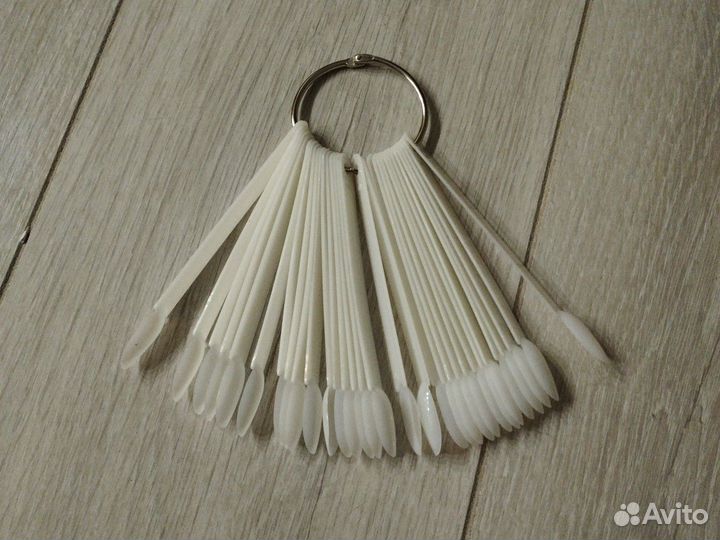 Типсы для демонстрации образцов ногтей