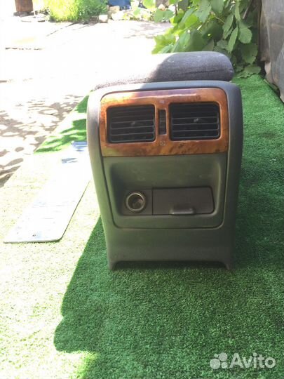 Подлокотник Nissan Y34 cedric/ Gloria