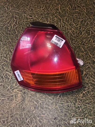 Фонарь на Nisan AD левая