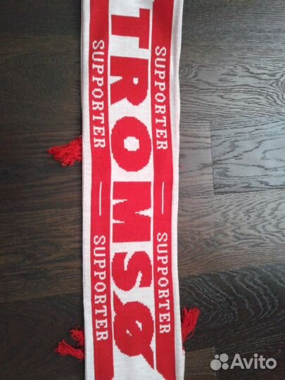 Футбольные вымпела, шарфы