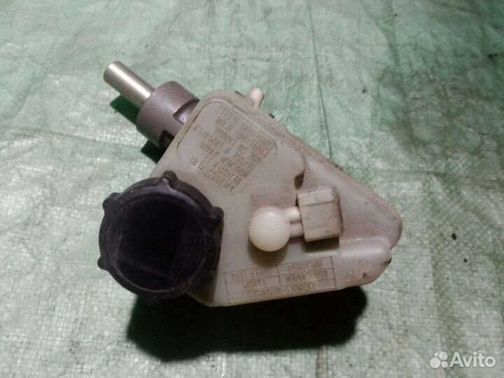 Тормозной цилиндр главный Ford Mondeo 2