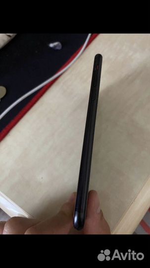 Телефон iPhone 7