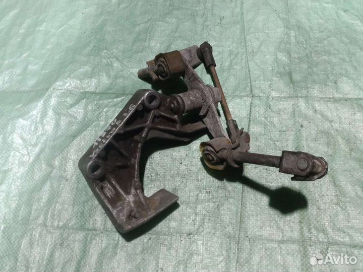 Механизм выбора передач Opel Vectra A седан 1.6I