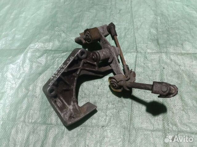 Механизм выбора передач Opel Vectra A седан 1.6I