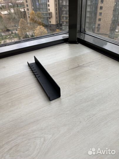 Ключница настенная металлическая