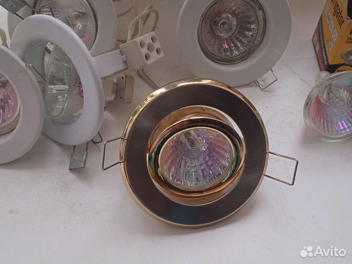 Светильник встраиваемый точечный для кухни