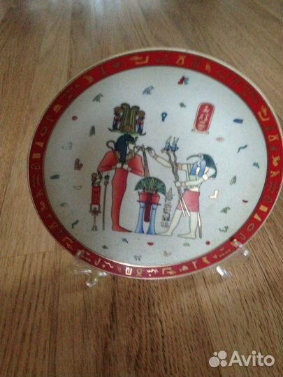 Декоративные тарелка и картины на папирусе Египет