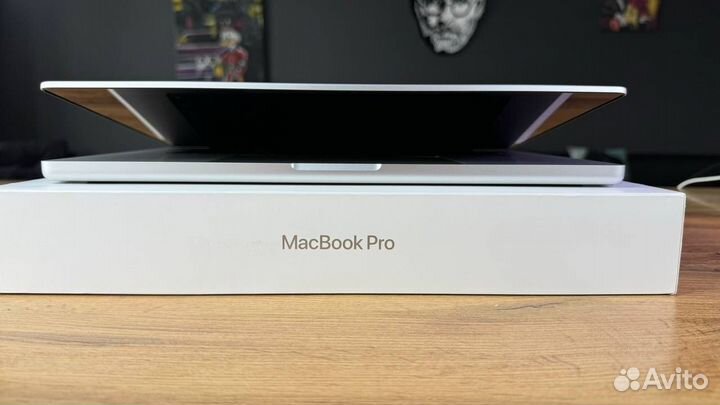 MacBook Pro 16 2022 m1 pro/1024gb ssd