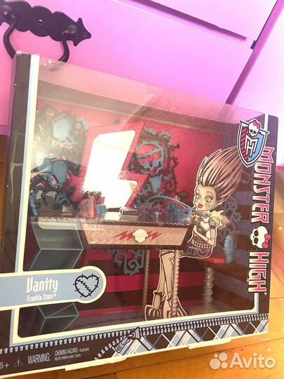 Monster High мебель. Столик Frankie Vanity
