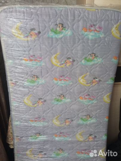 Кровать детская с матрасом