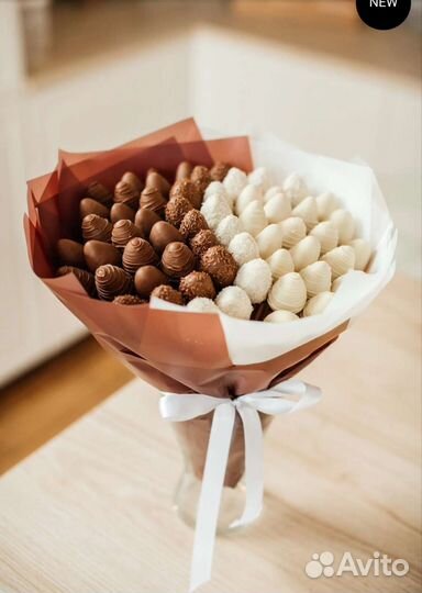 Клубника в шоколаде букеты +цветы
