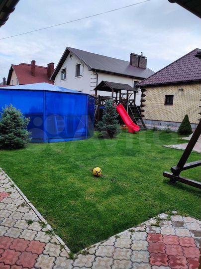 Дом 260 м² на участке 8,4 сот.