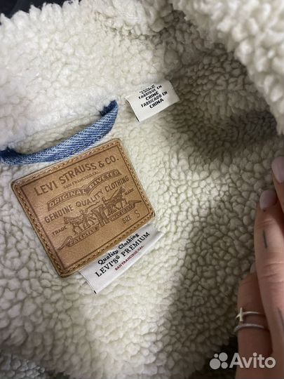 Джинсовая куртка levis
