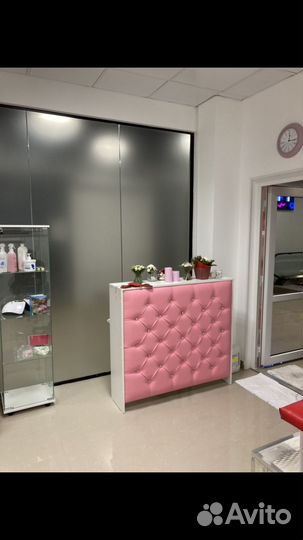 Стойка ресепшн