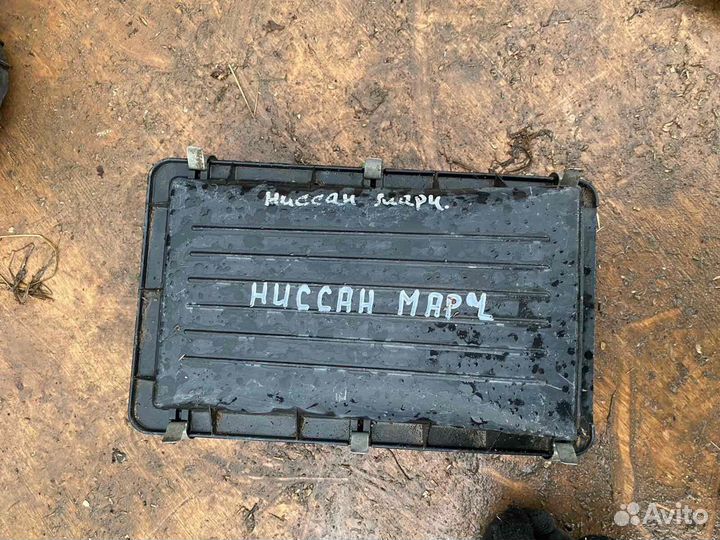 Корпус воздушного фильтра Nissan March K11