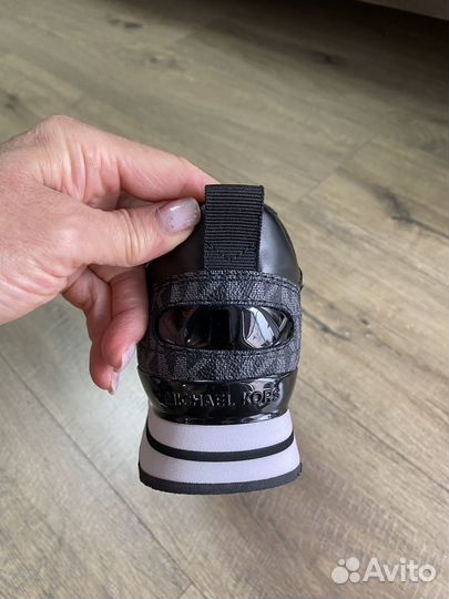 Кроссовки женские Michael Kors