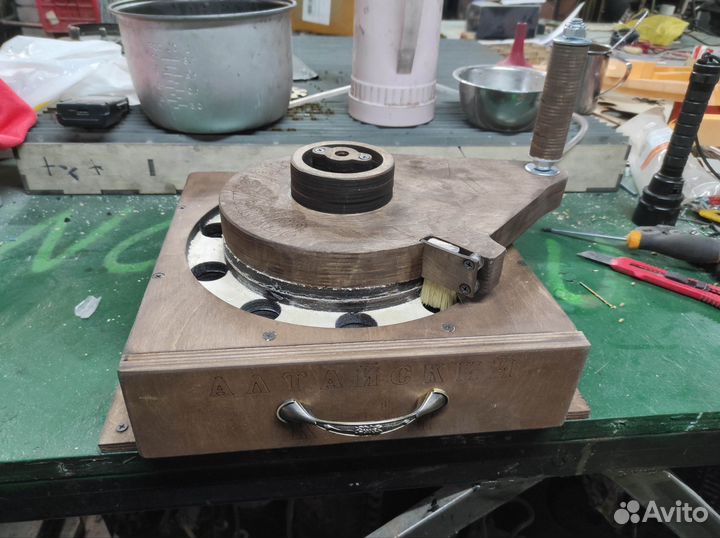 Жерновая мельница ручная для зерна