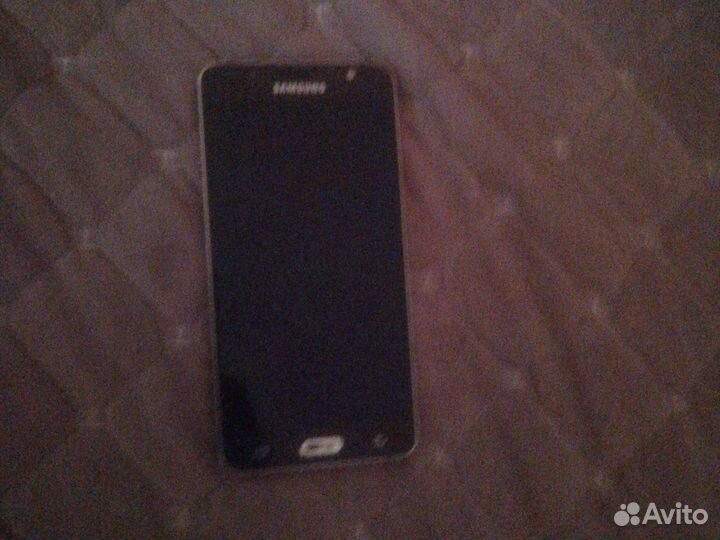 Телефон Samsung J5 2016