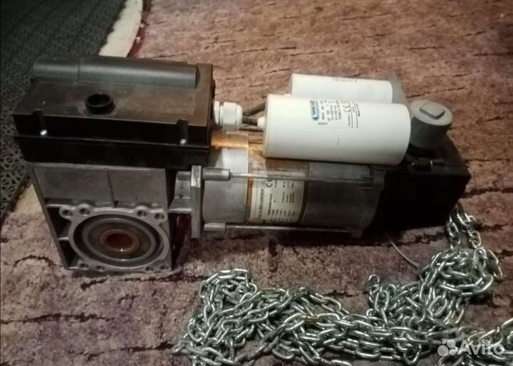 Привод для секцинных ворот