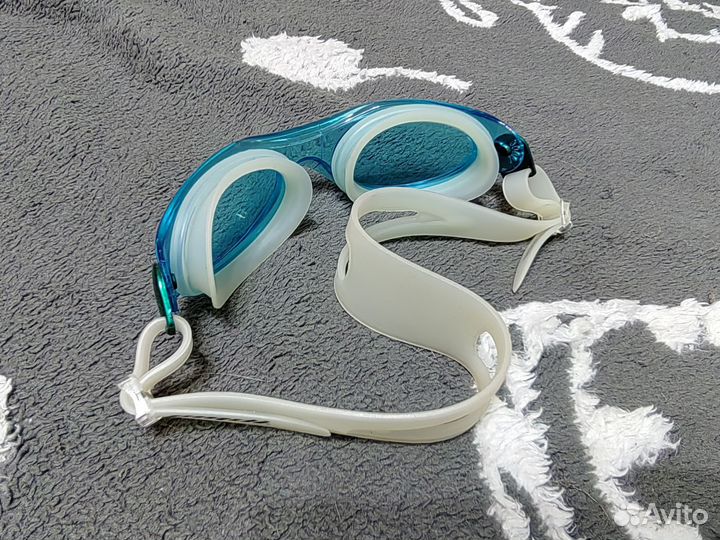 Очки для плавания