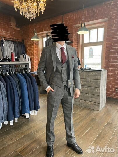 Костюм классический мужской тройка