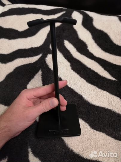 Подставка для наушников New Bee