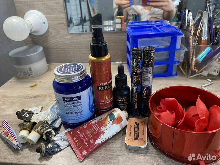 Набор косметики (тушь, сыворотки, мыло и тд )