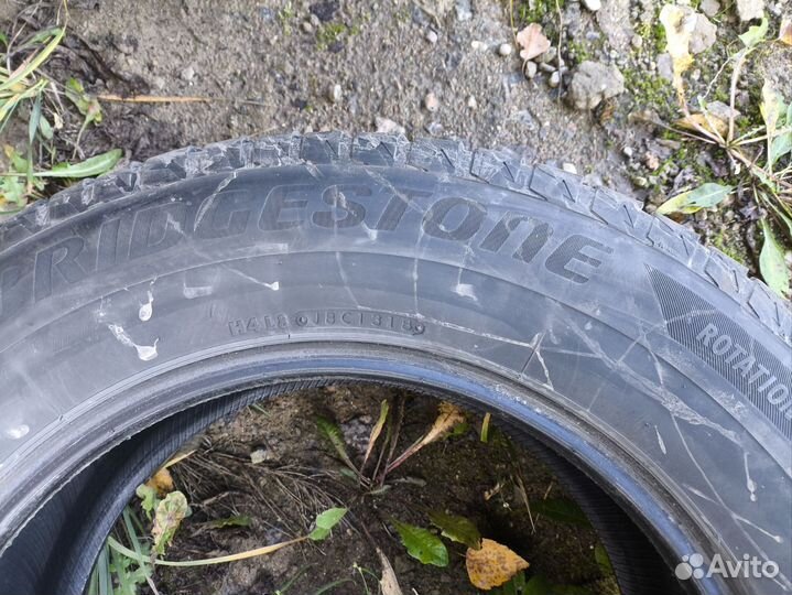 Bridgestone Blizzak Spike-02 SUV 235/65 R17 108