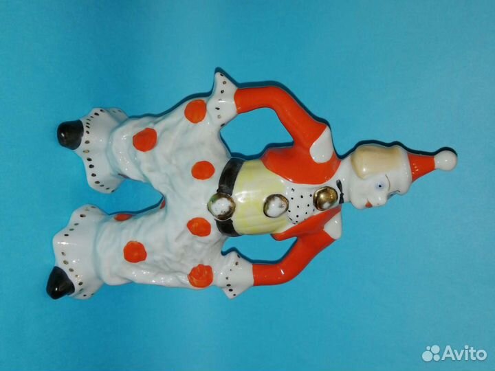 Статуэтка фарфор клоун