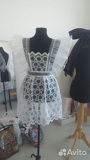 Белый школьный фартук