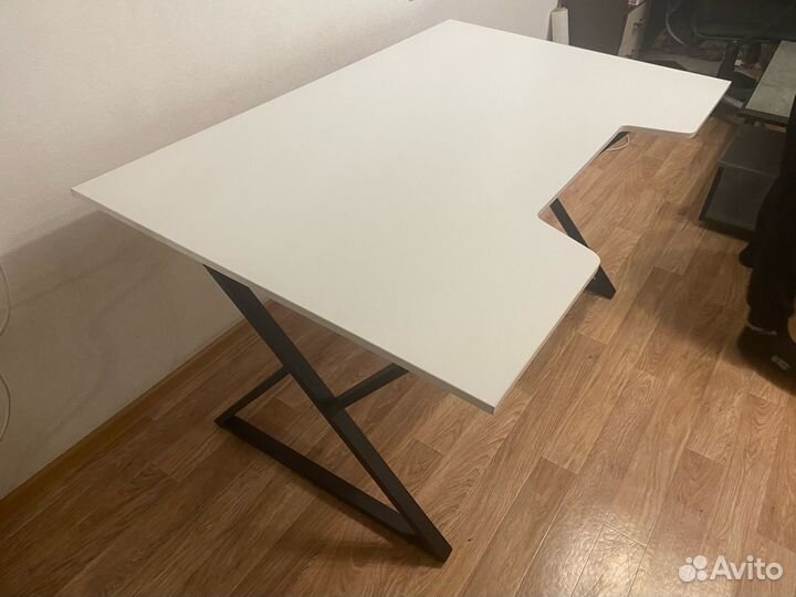 Игровой компьютерный стол в стиле loft