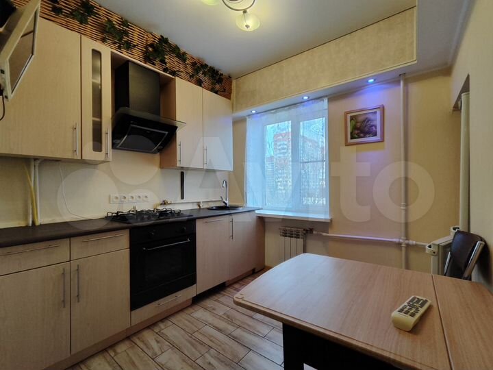 1-к. квартира, 30 м², 4/4 эт.