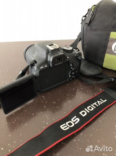 Зеркальный фотоаппарат canon