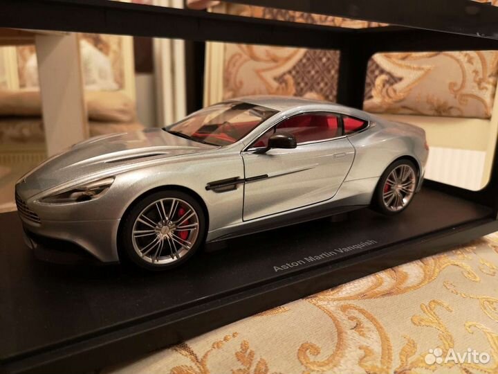 1:18 Aston Martin Vanquish Autoart