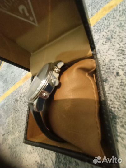 Часы мужские guess