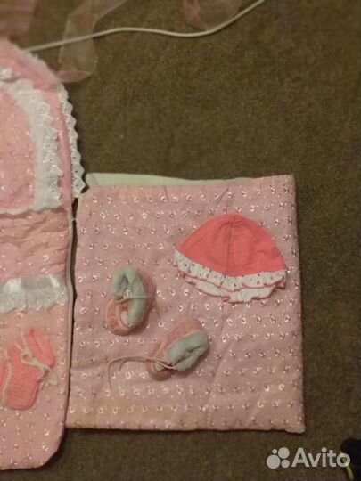 Конверт на выписку отдам за 3 плитки шоколада Милк