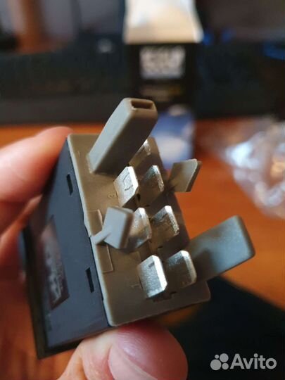 Кнопка аварийного сигнала Volkswagen